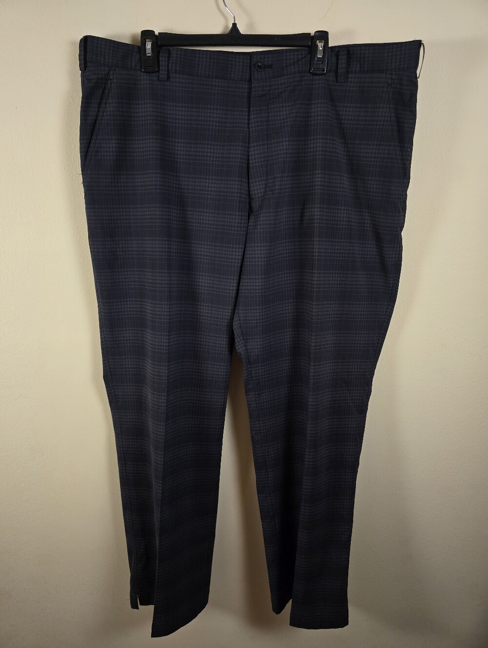 Nike Golf Men's Black & Gray Plaid Pants 42x30 Regular Fit Flat Front Quick Dry